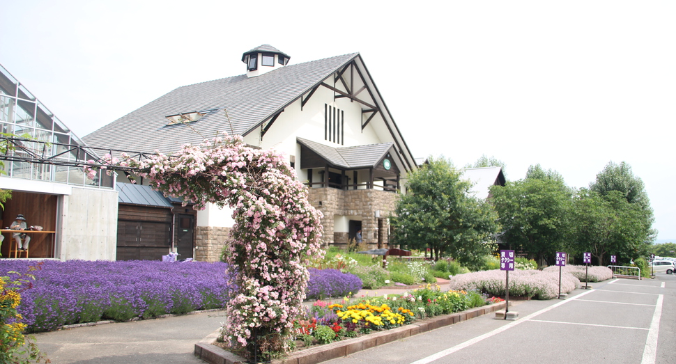 お花のアーチが花人をお待ちしています