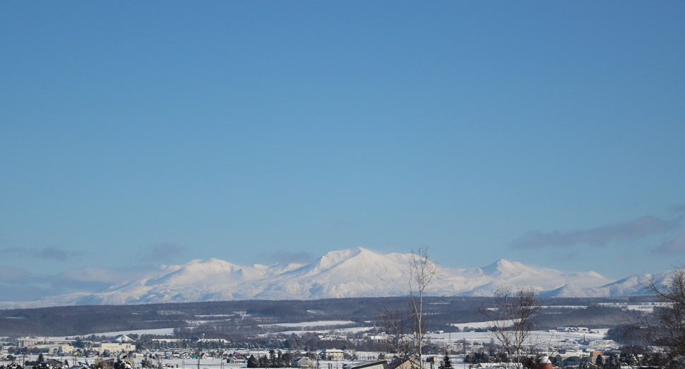遠くの大雪山もくっきり見えます