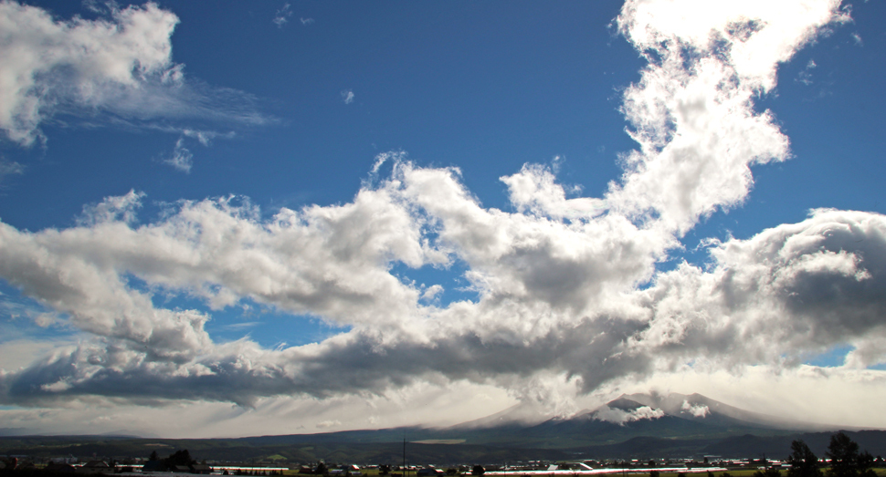 今朝はドラマチックな表情の空